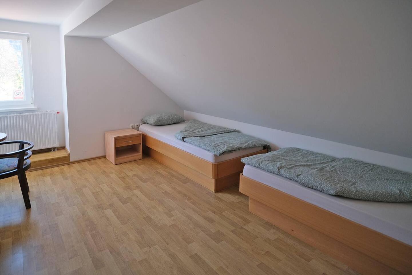 Sostanj Velenje Ravne Sobe Rooms Vrtacnik D O O 外观 照片